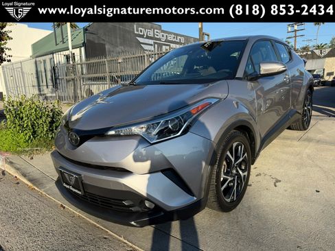Used 2018 Toyota C-HR XLE image 3
