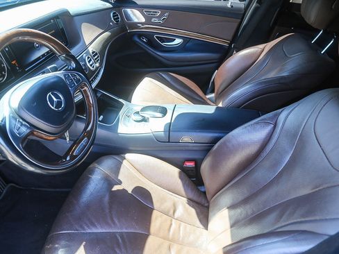 Used 2017 Mercedes-Benz S 550 Sedan image 5