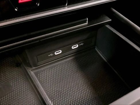 Used 2024 Volkswagen Atlas SE image 18