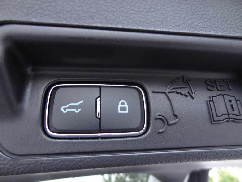 Used 2026 Ford Explorer Active w/ Active Comfort Package AWD/4WD image 11