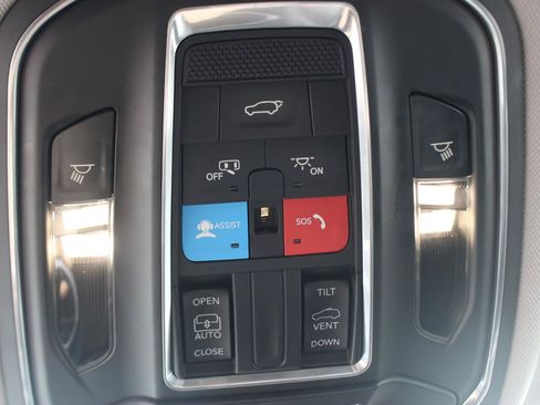 Used 2022 Jeep Grand Cherokee L Laredo w/ Luxury Tech Group I AWD/4WD image 30