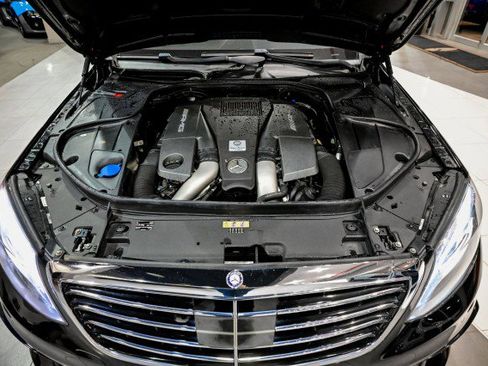 Used 2014 Mercedes-Benz S 63 AMG 4MATIC Sedan image 46