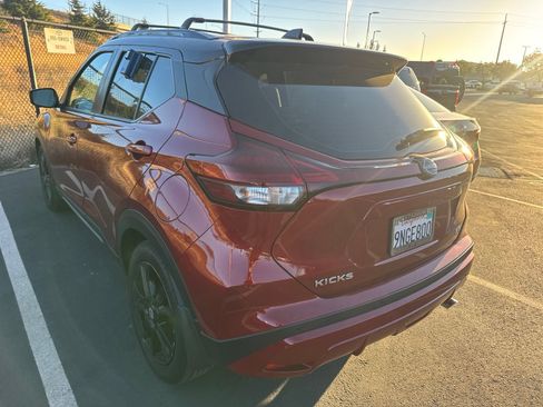 Used 2024 Nissan Kicks SR w/ SR Premium Package FWD image 5