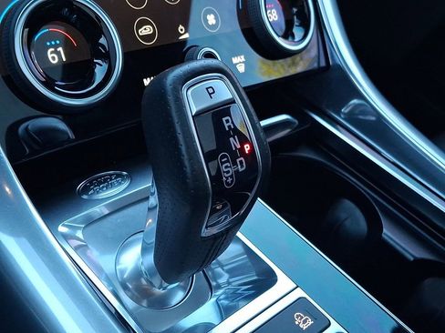 Used 2022 Land Rover Range Rover Sport SVR image 12