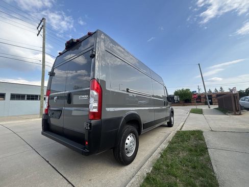 Used 2023 RAM ProMaster 2500 w/ Premium Appearance Group image 18
