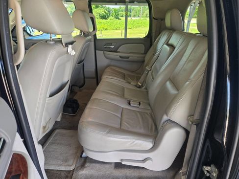 Used 2011 GMC Yukon XL SLT RWD image 9