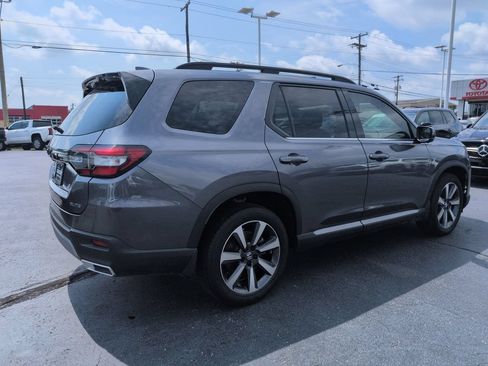 Used 2025 Honda Pilot Elite image 5