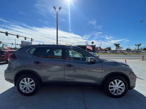 Used 2018 Nissan Rogue S FWD image 4