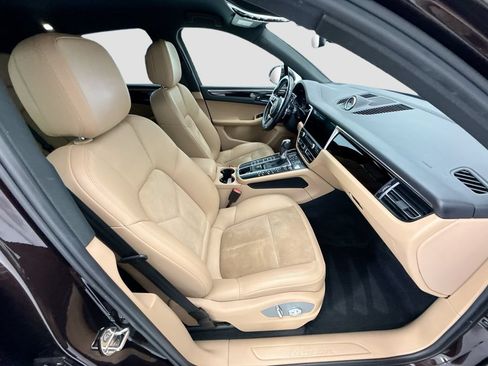 Used 2021 Porsche Macan AWD/4WD image 19