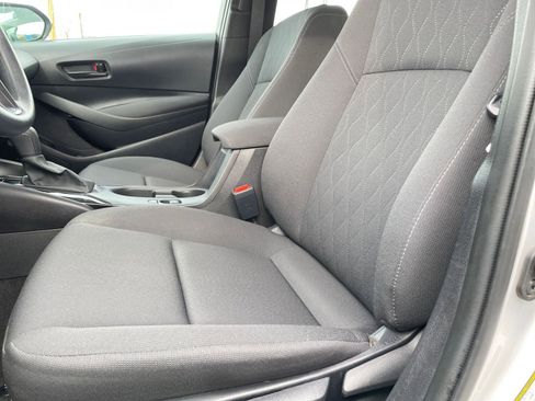 Used 2025 Toyota Corolla LE image 27