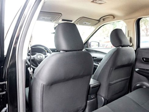 Used 2025 Nissan Kicks Play S image 28