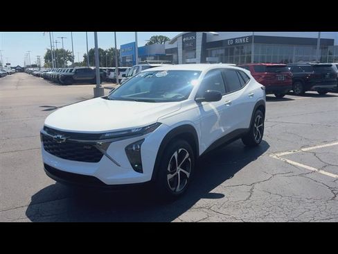 Certified 2024 Chevrolet Trax RS w/ Driver Confidence Package FWD image 4