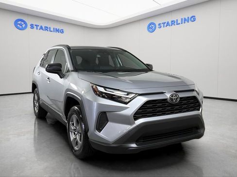 Used 2025 Toyota RAV4 LE AWD/4WD image 14