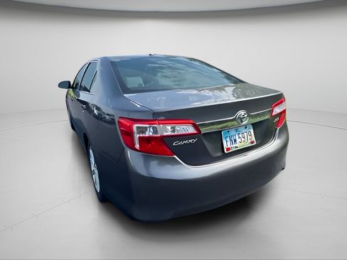 Used 2012 Toyota Camry XLE w/ Leather Pkg FWD image 5