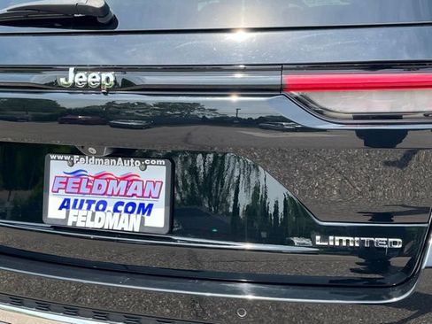 Used 2023 Jeep Grand Cherokee Limited w/ Luxury Tech Group II AWD/4WD image 32