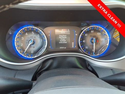 Certified 2020 Chrysler Pacifica Touring-L image 15