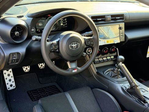 New 2026 Toyota GR86 YUZU Limited image 2