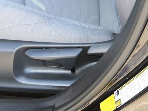 Used 2025 Toyota Corolla SE image 31