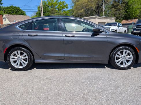 Used 2015 Chrysler 200 Limited w/ Convenience Group image 6