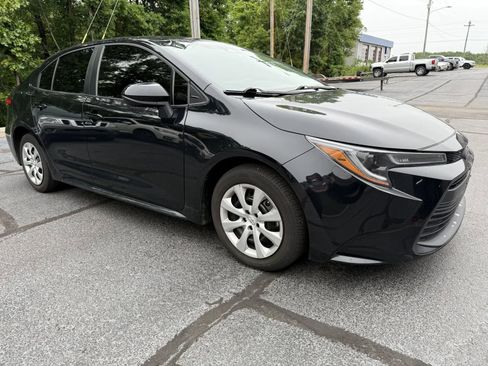 Used 2024 Toyota Corolla LE FWD image 5