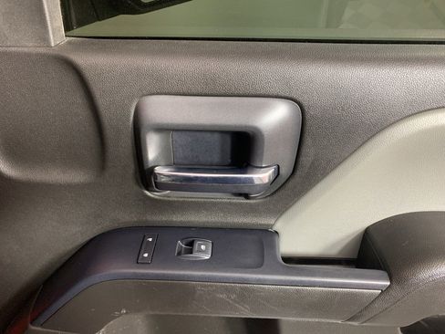 Used 2018 Chevrolet Silverado 1500 Custom w/ Custom Value Package image 39