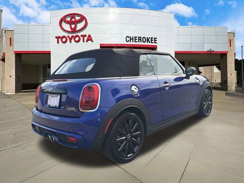 Used 2021 MINI Cooper S w/ Signature Upholstery Package image 5