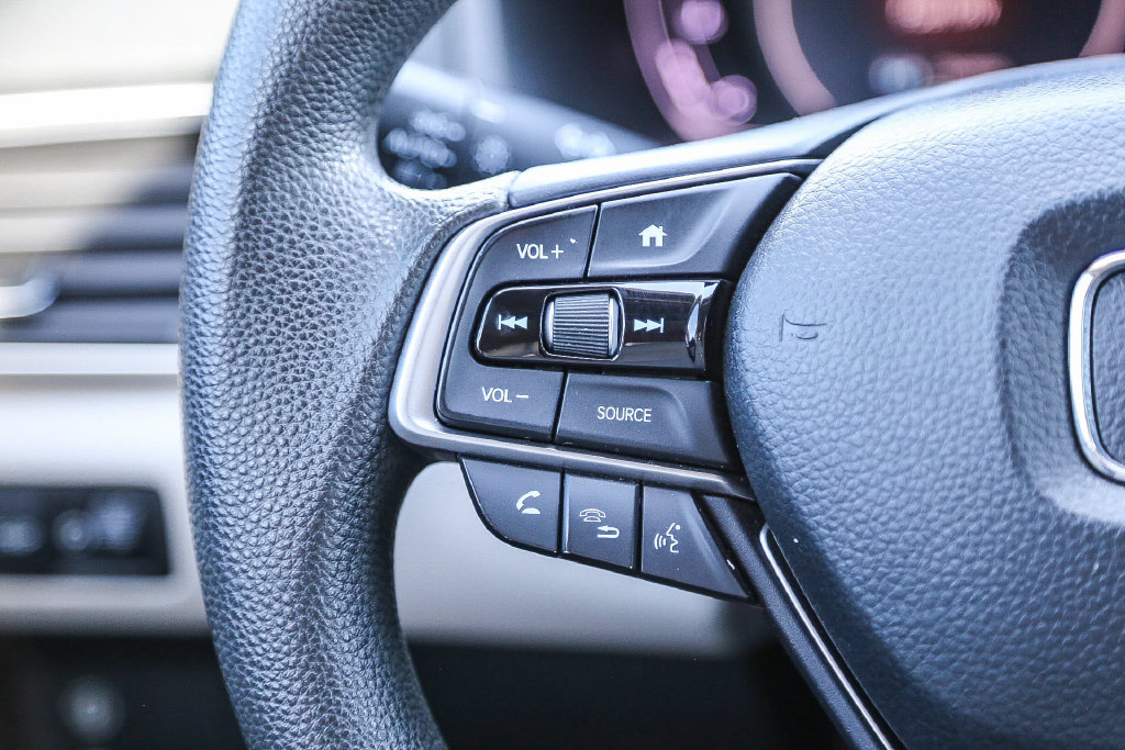 Used 2019 Honda Accord LX image 30