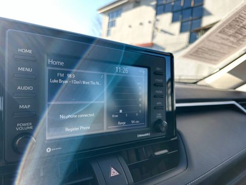 Certified 2022 Toyota RAV4 LE image 22