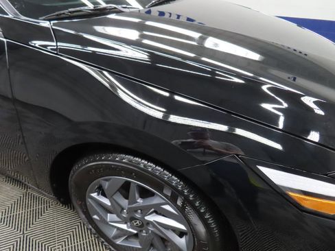 Used 2024 Hyundai Elantra SEL image 30