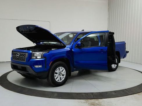 Used 2024 Nissan Frontier SV w/ SV Convenience Package image 11