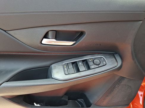 New 2026 Nissan Sentra SR w/ Floor Mat Package FWD image 9