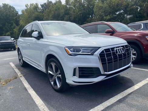 Used 2021 Audi Q7 3.0T Premium Plus w/ Premium Plus Package AWD/4WD image 2