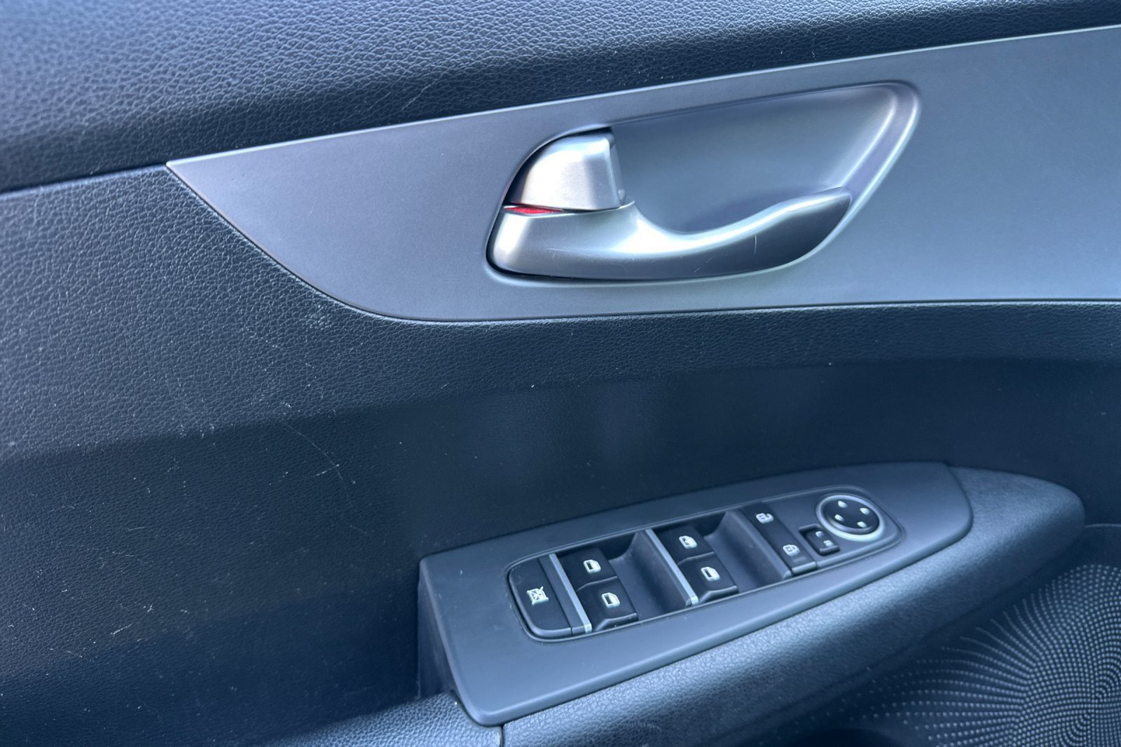Used 2024 Kia Forte LXS FWD image 11