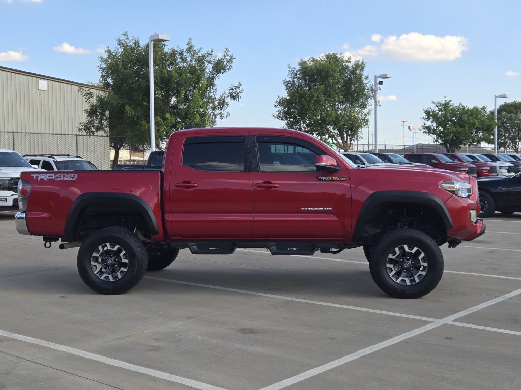 Used 2022 Toyota Tacoma TRD Off-Road AWD/4WD image 4