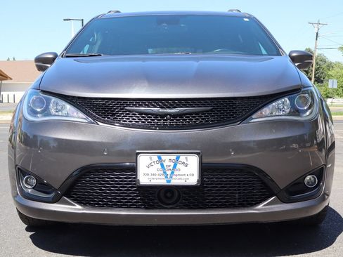Used 2019 Chrysler Pacifica Limited w/ Advanced Safetytec Group FWD image 13