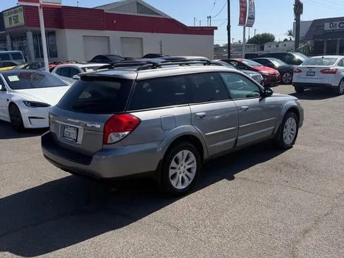 Used 2009 Subaru Outback 2.5i Limited AWD/4WD image 5