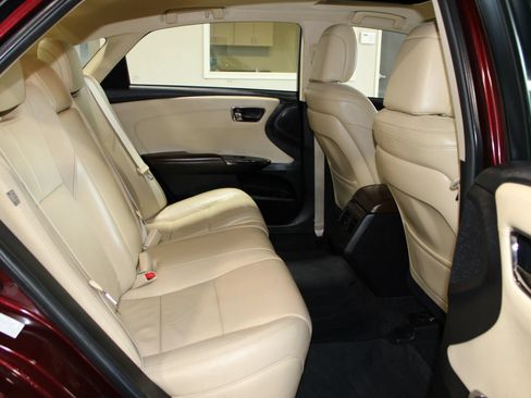 Used 2014 Toyota Avalon XLE Touring FWD image 32