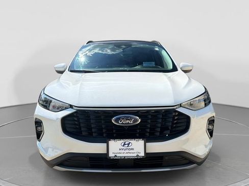 Used 2023 Ford Escape Platinum w/ Premium Technology Package AWD/4WD image 9