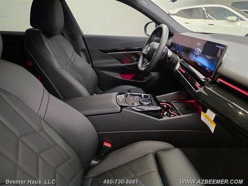 Used 2026 BMW 530i w/ M Sport Package RWD image 27