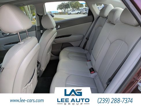 Used 2017 Kia Optima EX w/ Premium Package image 10