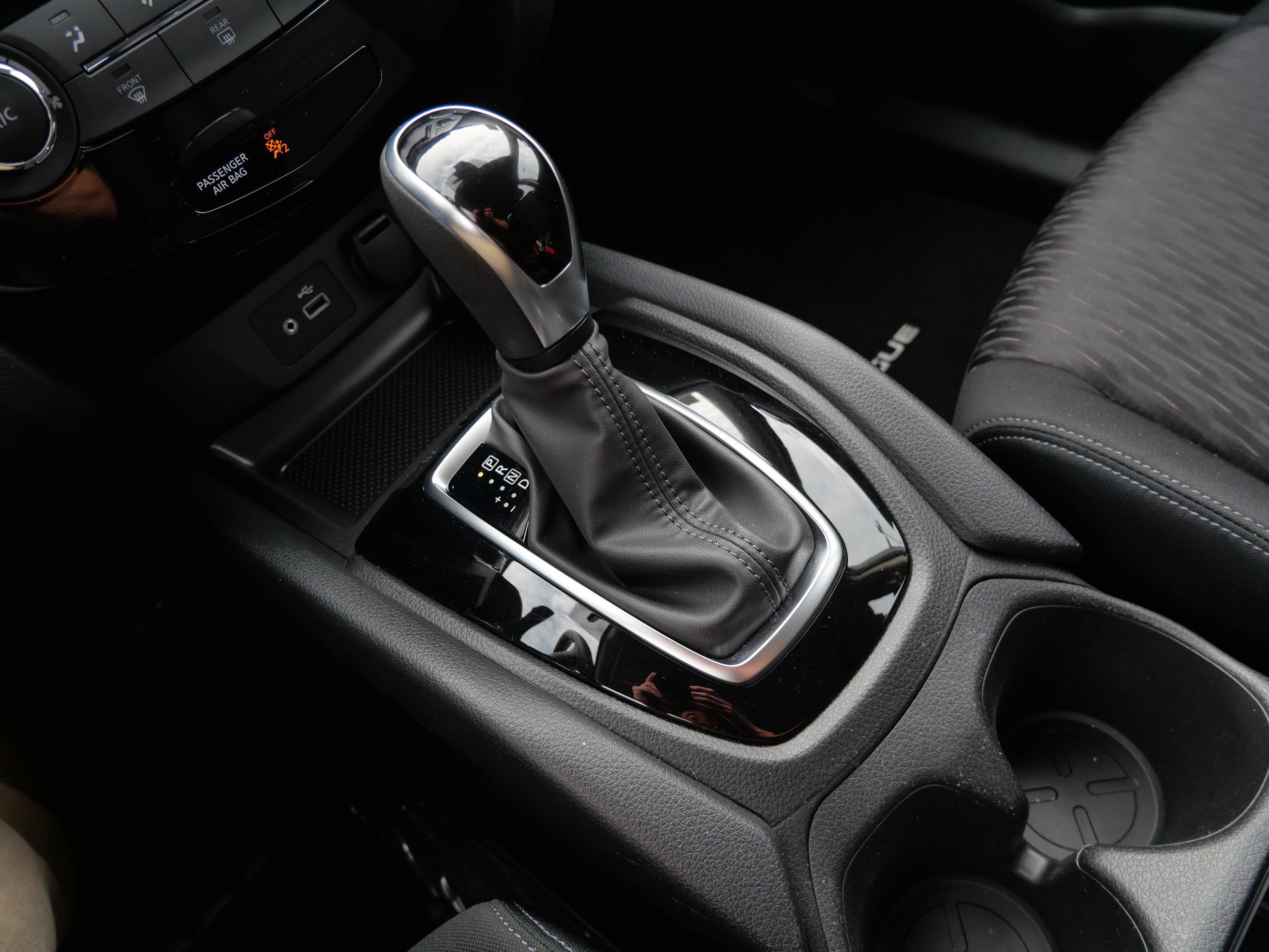 Used 2020 Nissan Rogue S AWD/4WD image 26