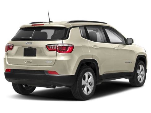 Certified 2018 Jeep Compass Limited w/ Navigation Group AWD/4WD image 3