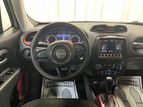 Used 2022 Jeep Renegade Trailhawk image 17