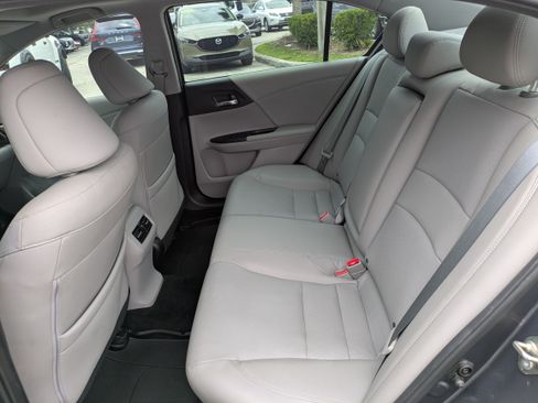 Used 2017 Honda Accord EX-L image 11