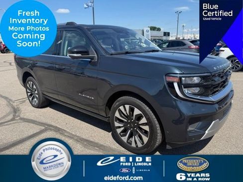 Used 2025 Ford Expedition Platinum w/ Driver's Package AWD/4WD image 1
