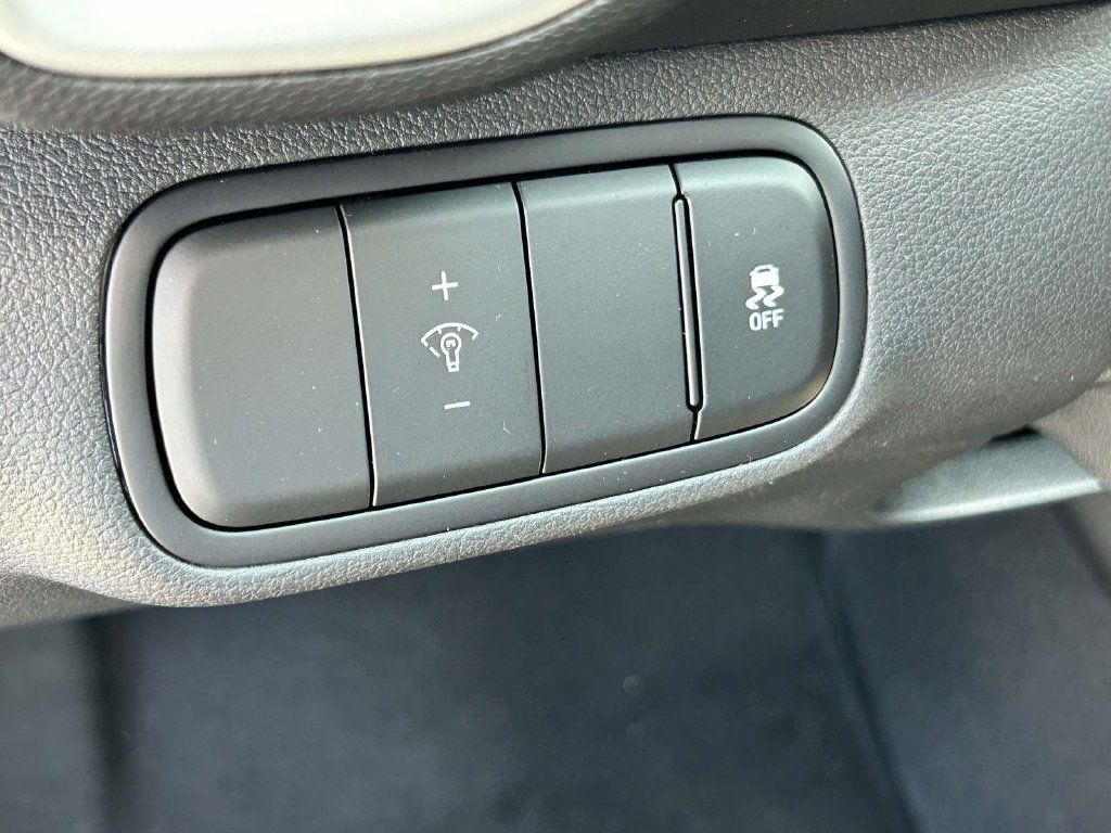 New 2026 Hyundai Venue SE FWD image 14