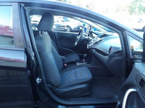 Used 2013 Ford Fiesta SE FWD image 6