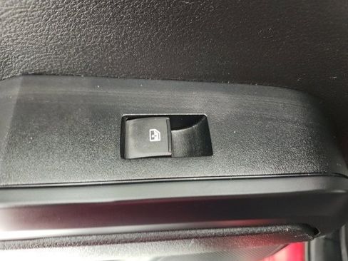 Certified 2022 Toyota Tacoma SR image 33