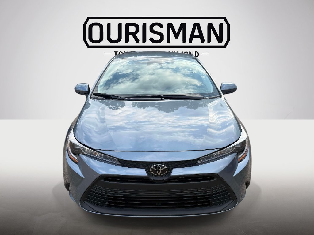 Used 2025 Toyota Corolla LE FWD image 2