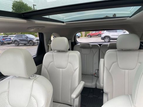 Used 2023 Kia Sorento SX AWD/4WD image 19